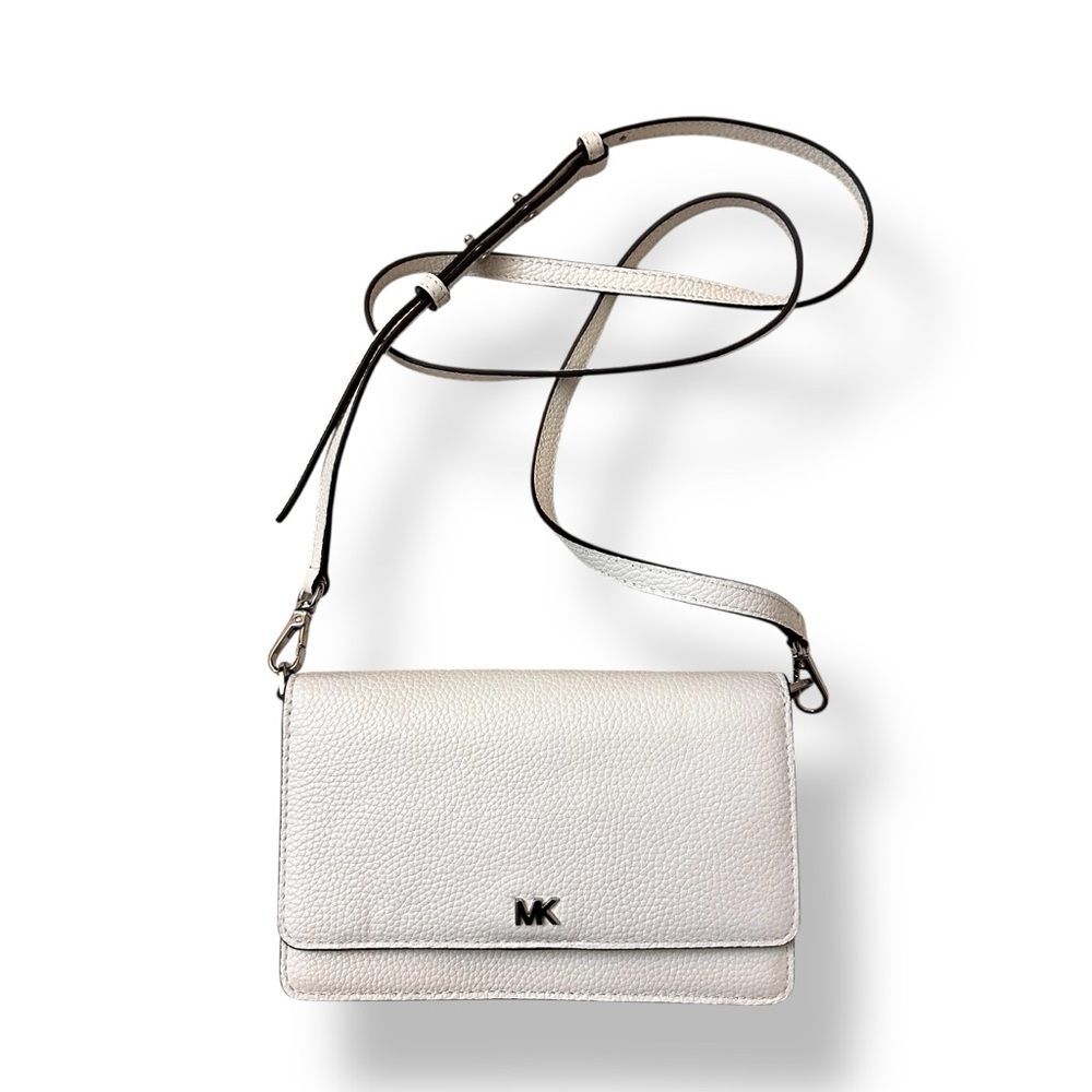 Like new! Michael Kors Elegant Cream Crossbody Bag